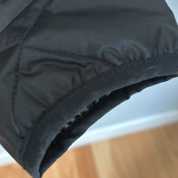 Patagonia hooded jacket.  Small - Picture 6 of 6